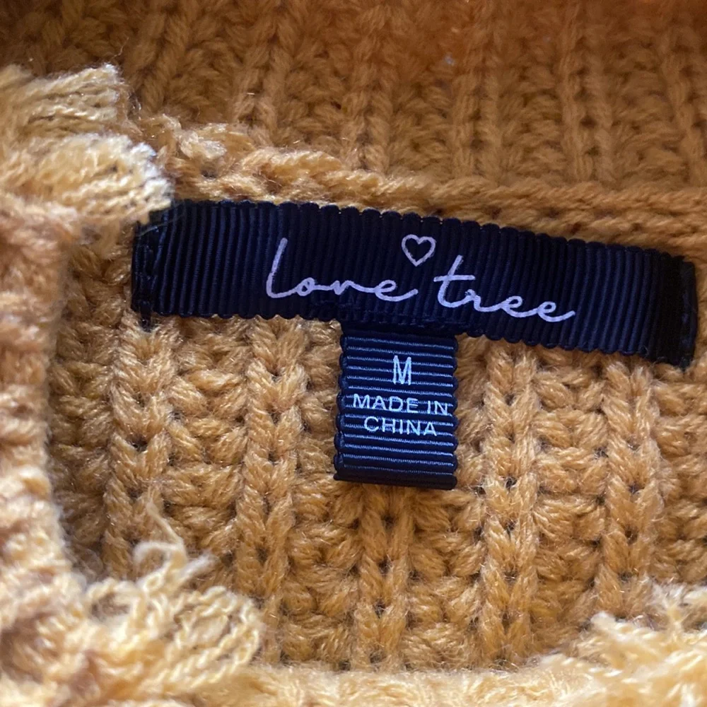 Woman’s sweater - Picture 2 of 2